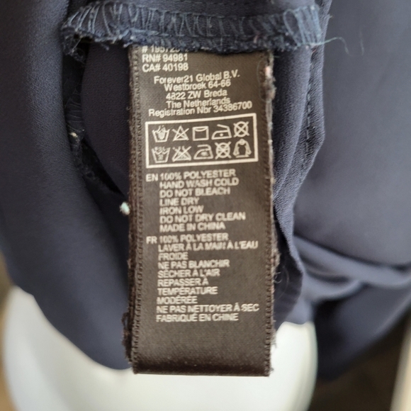 Forever21 Navy Blue Long Sleeve Blouse Chiffon Keyhole Button Front Small Dressy - Picture 6 of 6